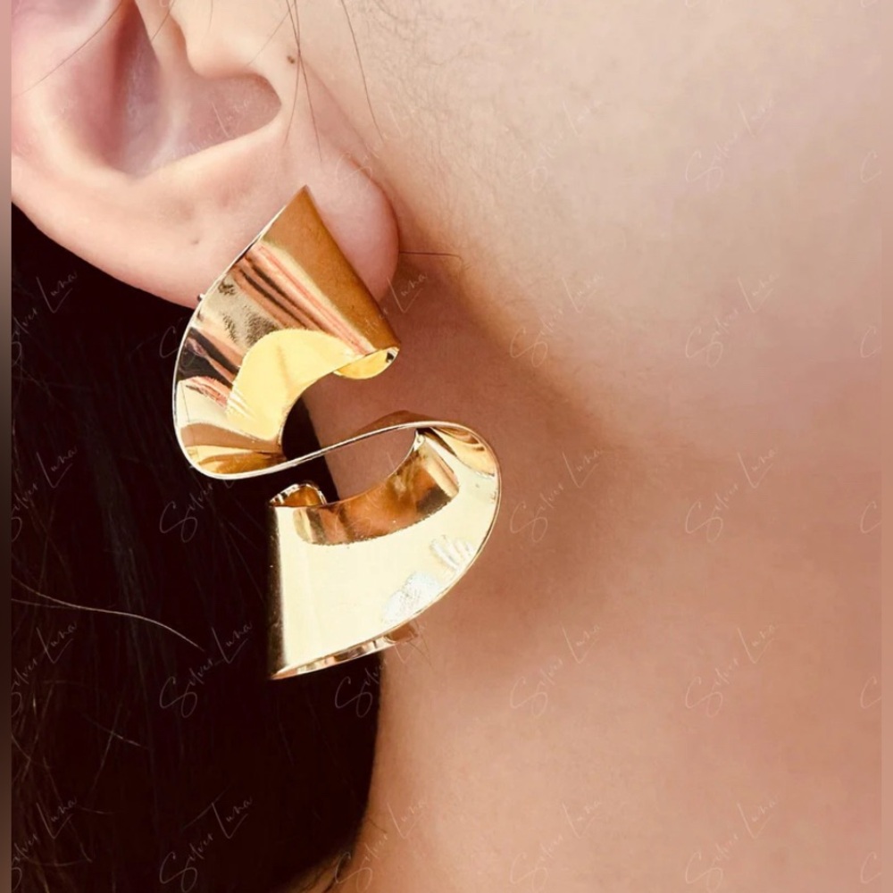 NWT ⚜️👑⚜️ house of harlow 1960 - gold toned ribbon studded earrings